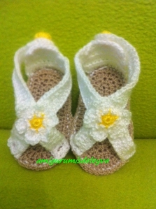 Sandalias Bebé Crochet Blancas Margarita